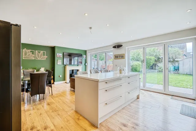 Photo 3 — Wilton Avenue, Heald Green, Cheadle, Greater Manchester, SK8