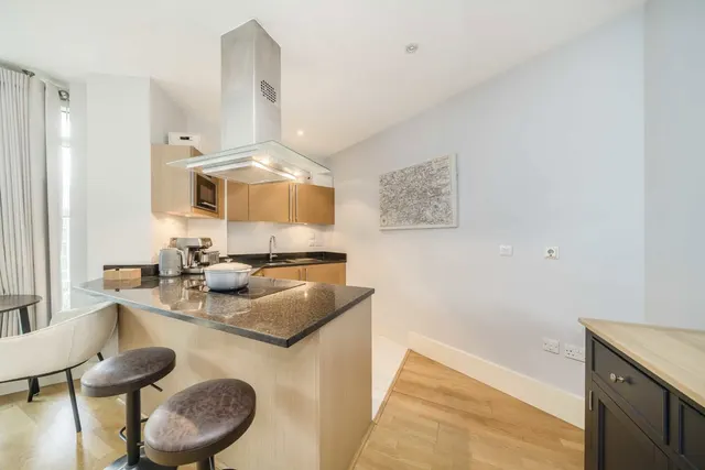 Juniper Drive, SW18, photo 3