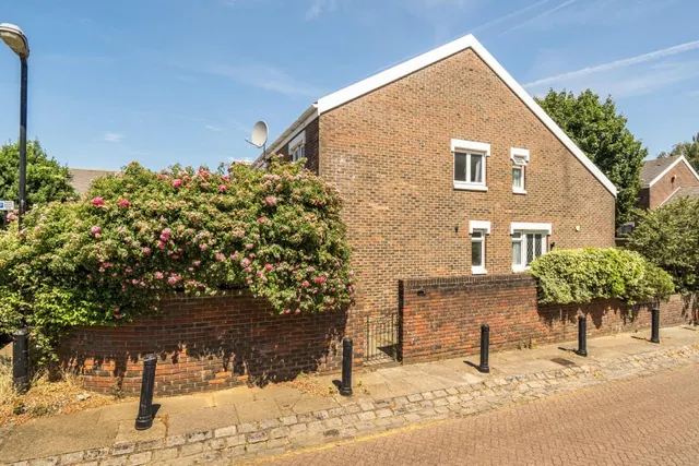Manger Road, London, N7, photo 1