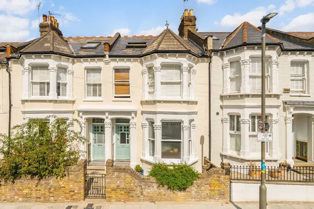 Tantallon Road, SW12, photo 1