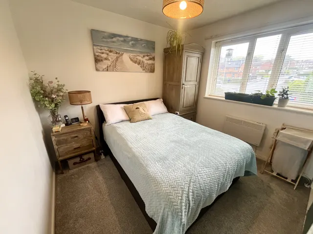 Laburnum Road, Kingswinford, DY6, photo 3
