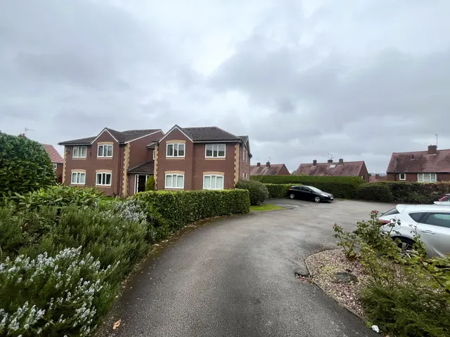 Laburnum Road, Kingswinford, DY6, photo 1