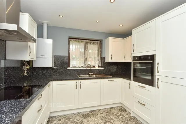 Kingsdown Close, Hempstead, ME7, photo 2