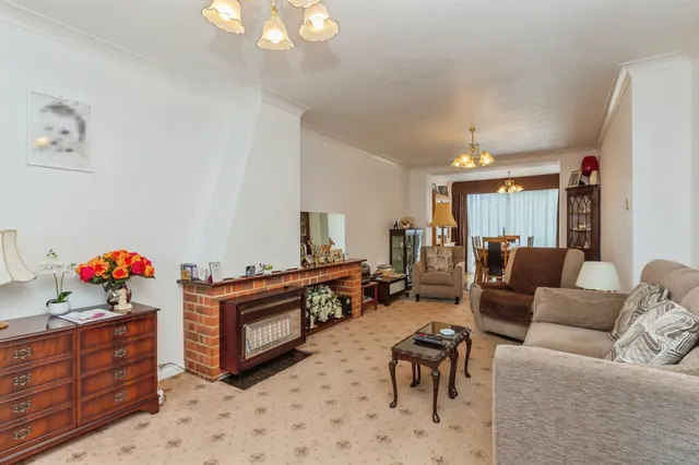 Broughton Close, Bierton, HP22, photo 2