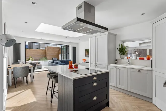 Fairlight Road, London, SW17, photo 1