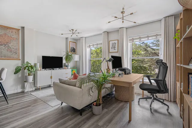 Threadneedle Road, Farnham, GU9, photo 2