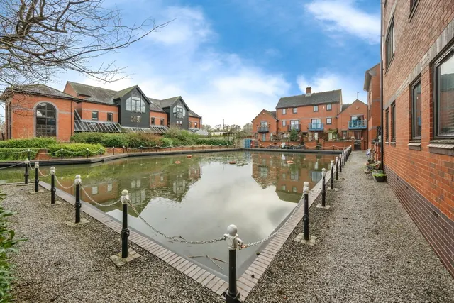 Photo 2 — Evans Croft, Fazeley, Tamworth, Staffordshire, B78