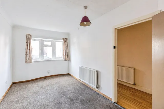 Wallis Road, Kettering, NN15, photo 2