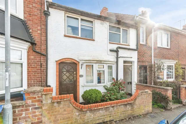 2 bedroom house, Wallis Road, Kettering, NN15