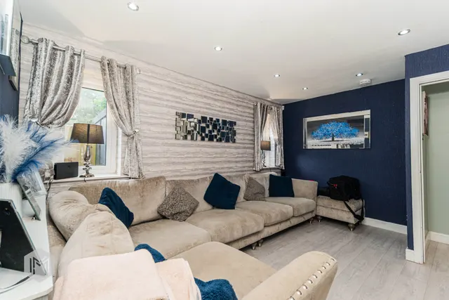Photo 3 — Inglewood Close, Bury, BL9 7LD