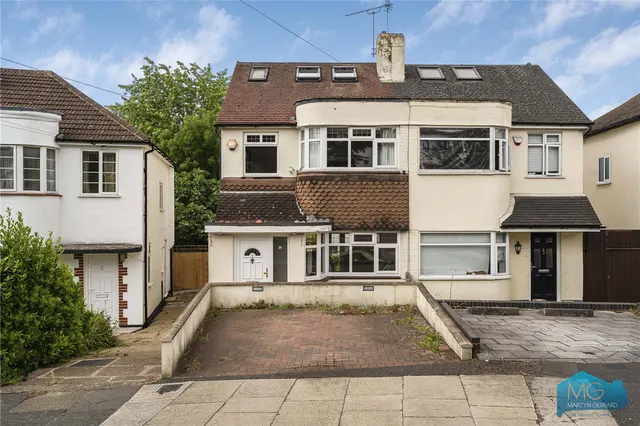 Grants Close, Mill Hill, NW7, photo 1