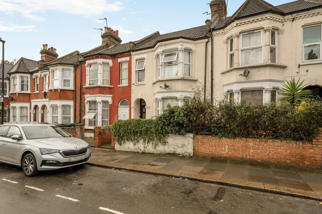 Handsworth Road, London, photo 1
