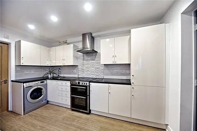 Photo 2 — Dunley Drive, New Addington, Croydon, CR0