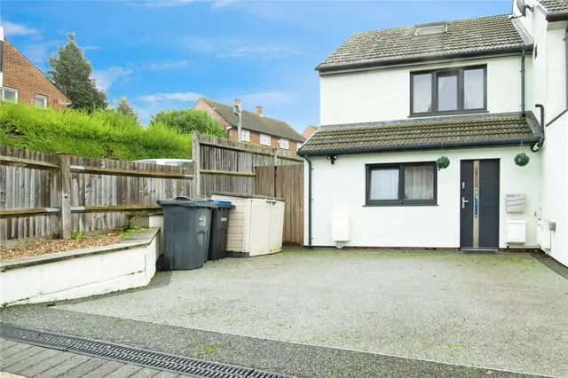 Dunley Drive, New Addington, Croydon, CR0, photo 1