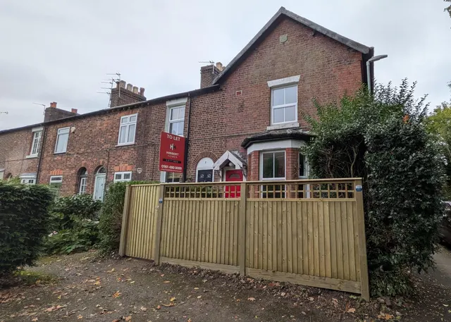 Queens Terrace, Handforth, SK9, photo 1