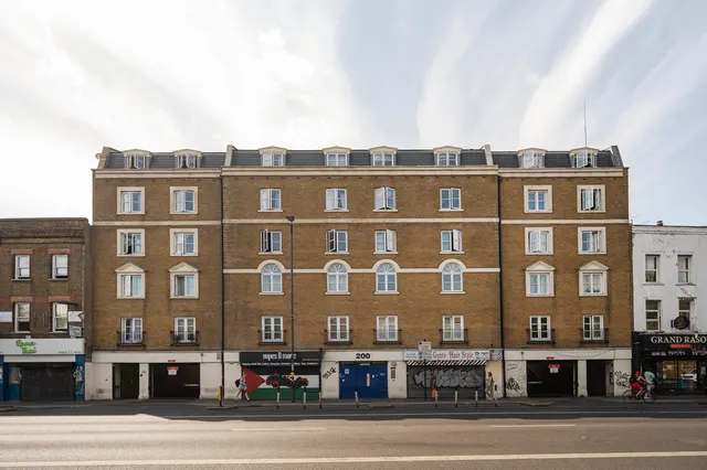 Flat 19, 200 Mile End Road, London, photo 1