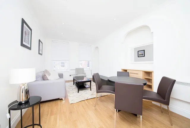 Hanson Street, London, photo 1