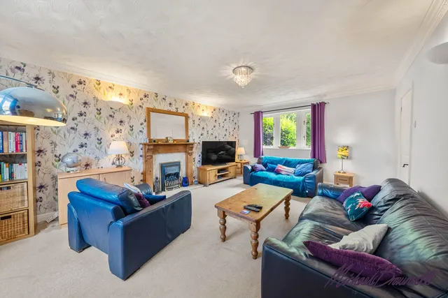 Broadfolds, Clayton, BD14, photo 3