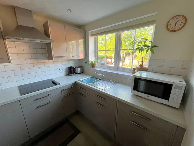 Photo 3 — Dean Street, Marlow SL7 3FH