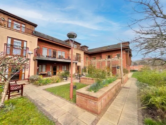 Queens Drive, Nantwich, CW5, photo 1