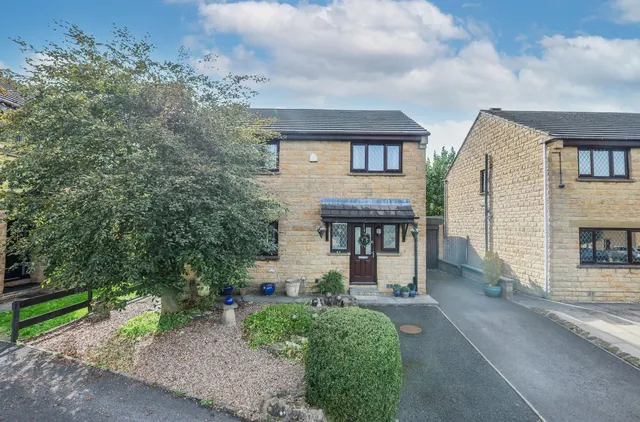 Northedge Meadow, Bradford, BD10, photo 1
