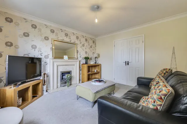 Northedge Meadow, Bradford, BD10, photo 2