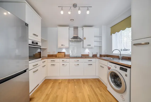 Photo 2 — Squirrels Heath Lane, Gidea Park, RM2 6EW