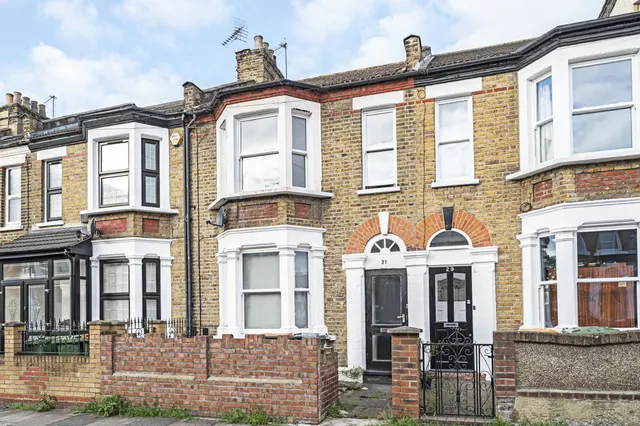 London, E15, photo 1
