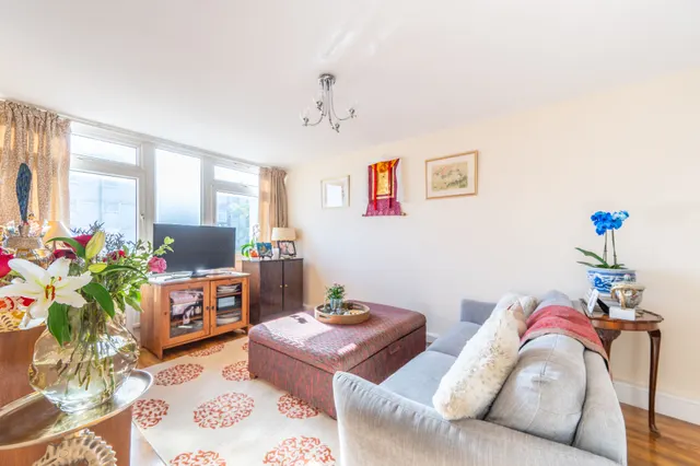 10 Banting House, Ainsworth Close, London, photo 1