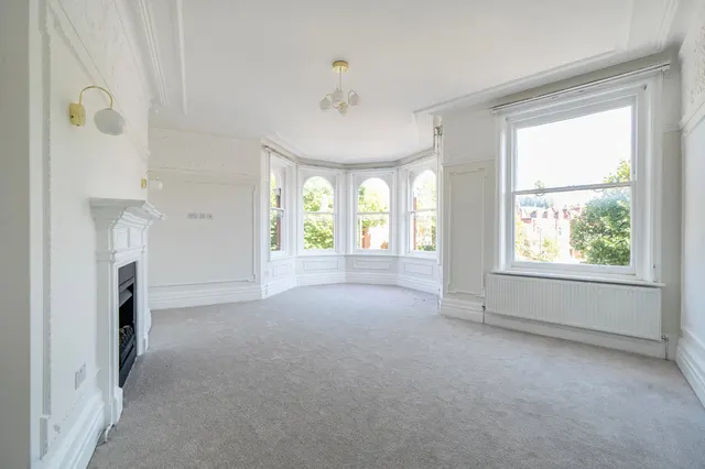 Finchley Road, West Hampstead, NW3, photo 2