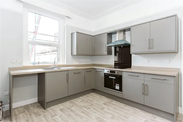 Henleaze Road, Henleaze, BS9, photo 1