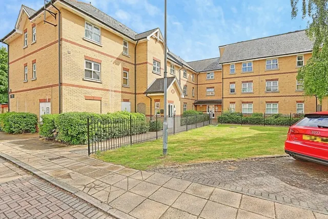 Winstanley Court, Cambridge, CB1, photo 1