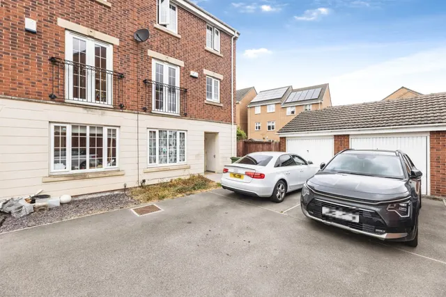 Murray Avenue, Leeds, LS10, photo 1
