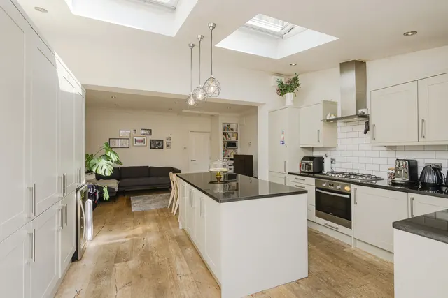 Clarence Road, Wimbledon, SW19, photo 1