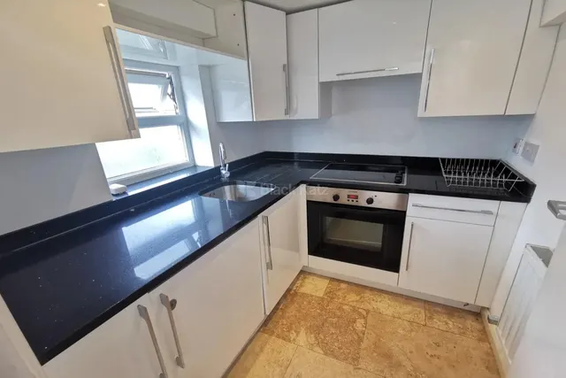 Marlborough Road, N19, photo 2