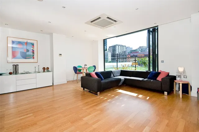 City Road, Moorgate, EC1Y, photo 2