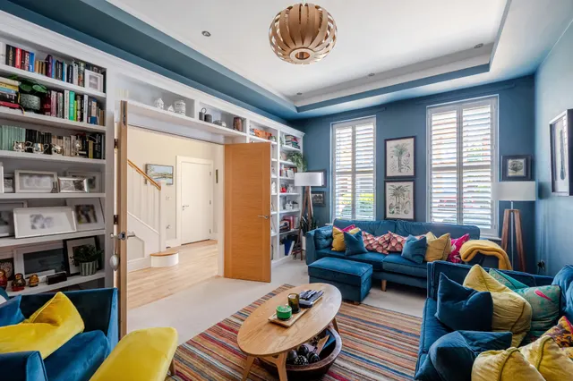 Photo 3 — Pine Lodge Way, Epsom, KT19