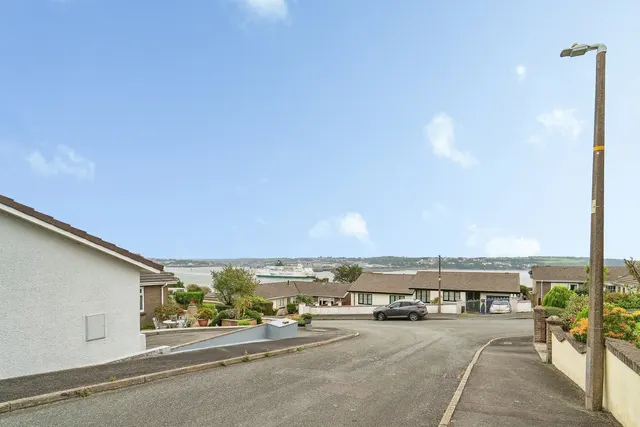 Hazel Grove, Llanstadwell, SA73, photo 2