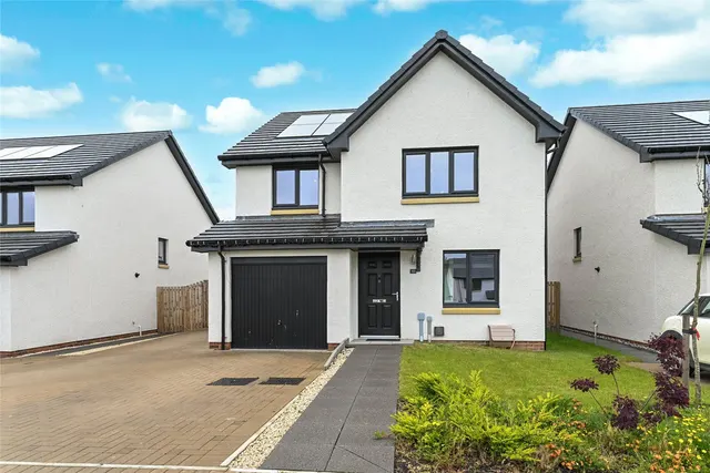 Lawder Gardens, Glenrothes, Fife, KY7, photo 1