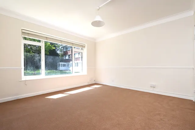 Photo 3 — Westwood House, Abbey Park, BR3