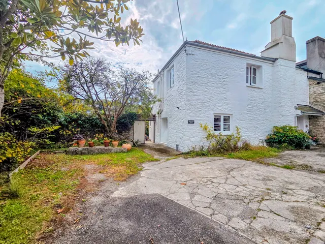 Batttershill House, Elburton, photo 1
