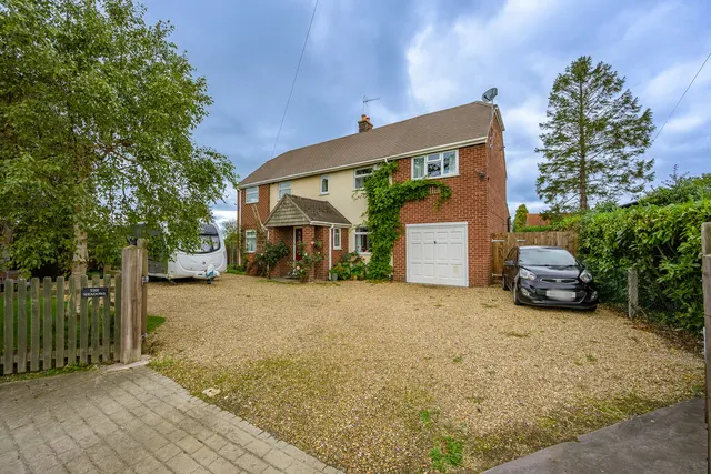Hampton, Malpas, photo 1