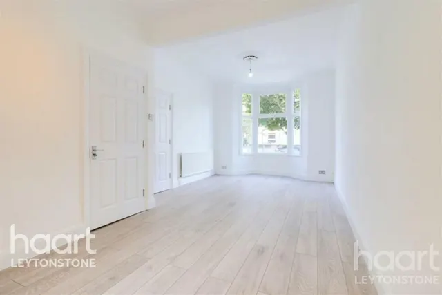 Grange Park Road, London, E10, photo 2