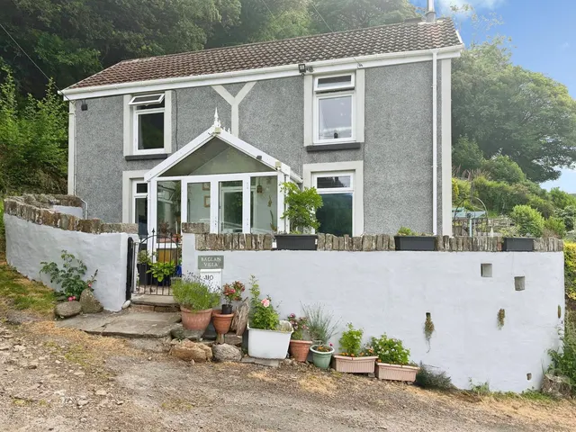 Thorney Road, Baglan, SA12, photo 1