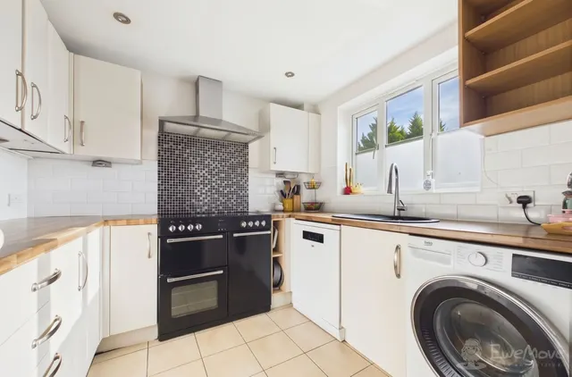 Bland Drive, Hawkinge, CT18, photo 2