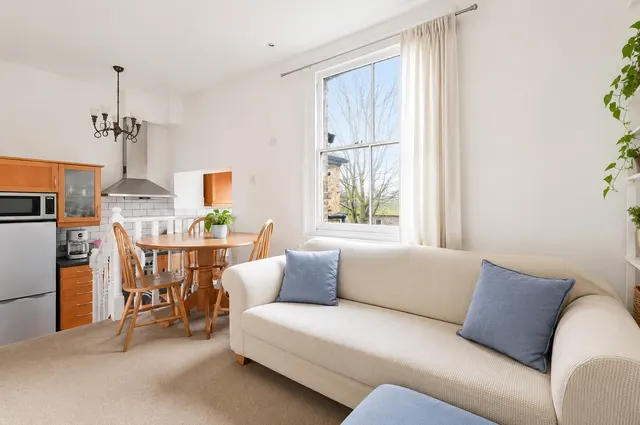 Offerton Road, London, SW4, photo 2