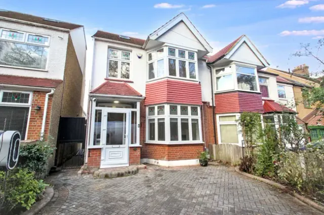 Forest Drive, Woodford Green, IG8