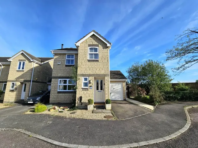 Woodlands Road, Charfield, GL12, photo 1