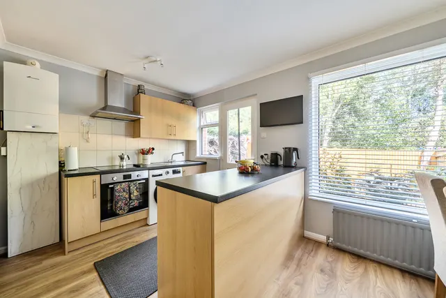 Addison Close, Exeter, photo 3