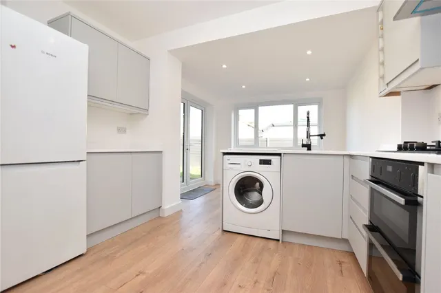 Rein Road, Morley, LS27, photo 2